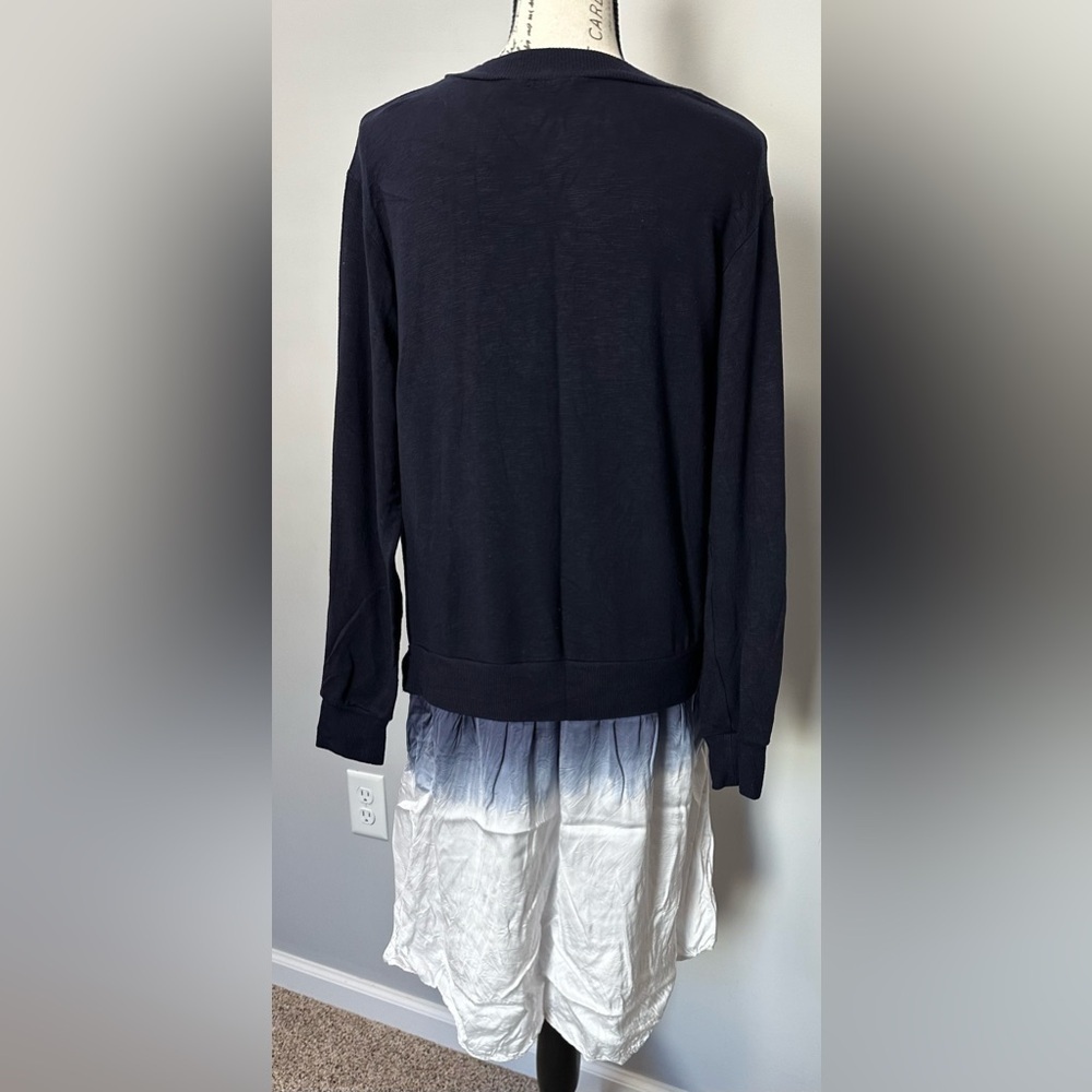 🌟 Clu Women’s Crew Neck Hem Pullover – Navy Blue, and White🌟 - Picture 3 of 12